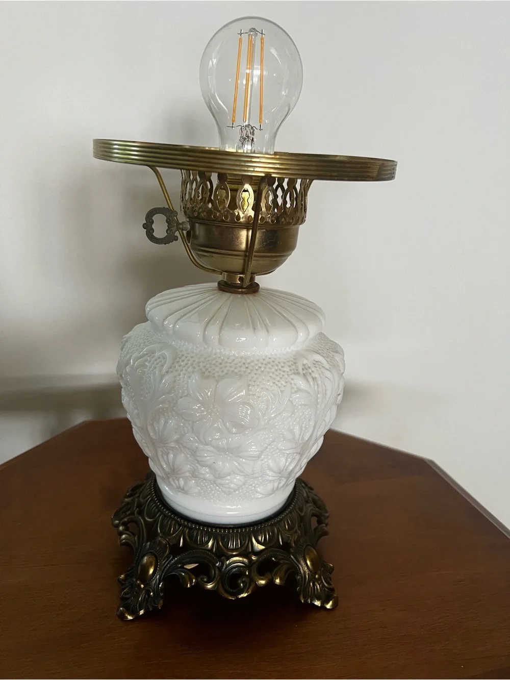VTG Fenton Milk Glass Poppy 3-way Table Lamp Antique Brass Metal Base Only